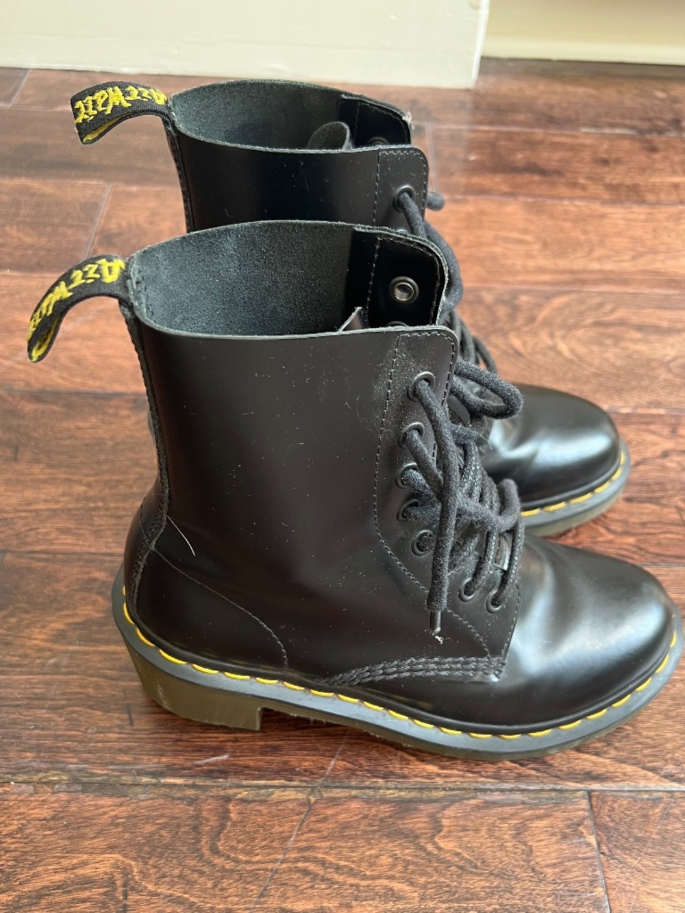 Dr. Marten Women's Smooth Leader Lace Up Boots, Size 6